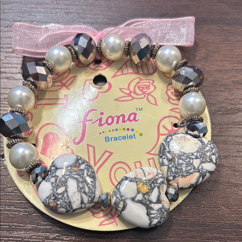 Fiona Stone and glass Heart Beaded Bracelet New